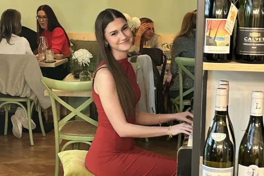 Páteční klavír s Veronikou