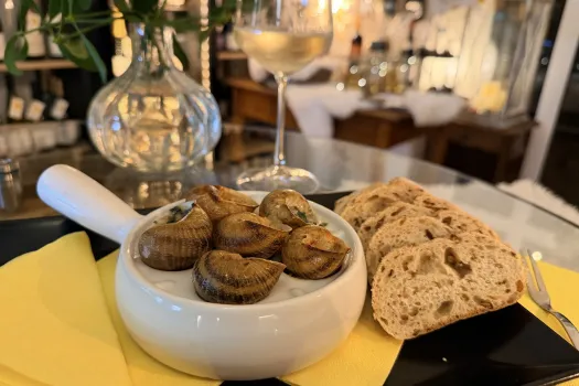 Štědrý den v Le Mimosa: Šneci & Champagne